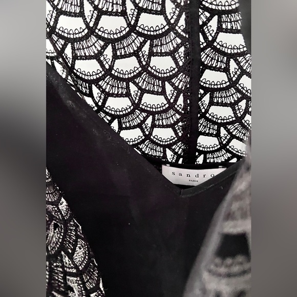 Sandro - Picture 3 of 3